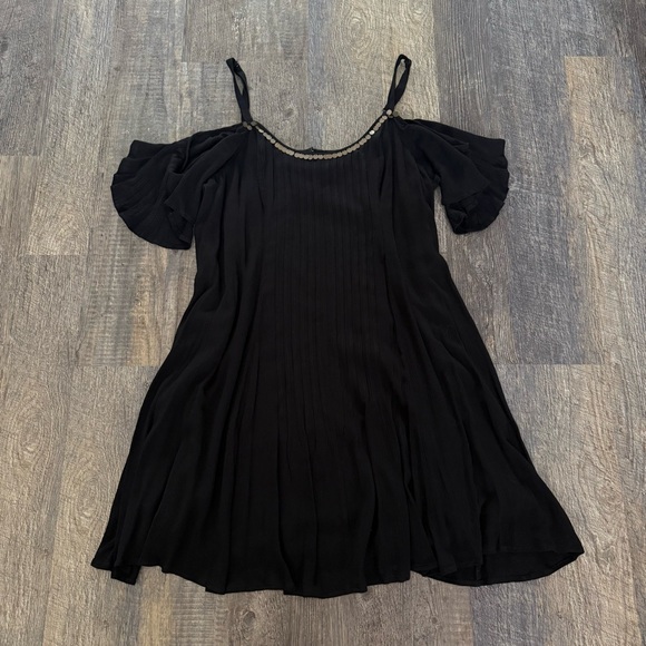 torrid Dresses & Skirts - Torrid Black Cold-Shoulder Mini Dress